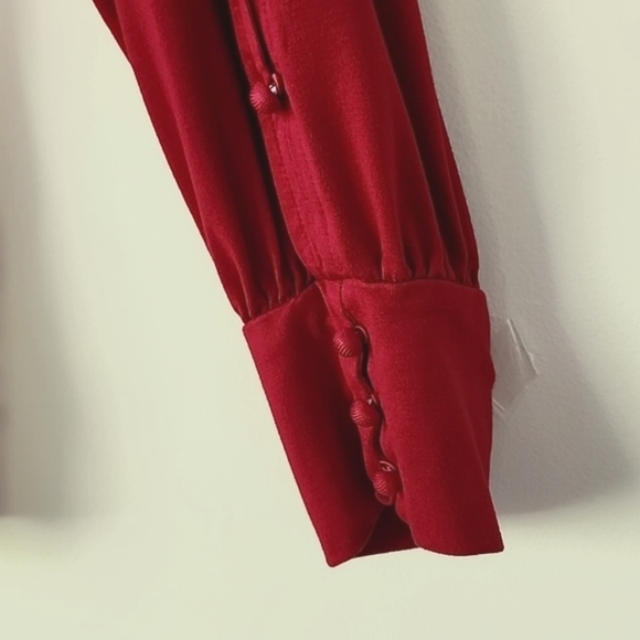 Chico's 3 Raspberry Red Round Neck Cut Out Sleeves Dressed Buttons Top XL B24 - Picture 5 of 11